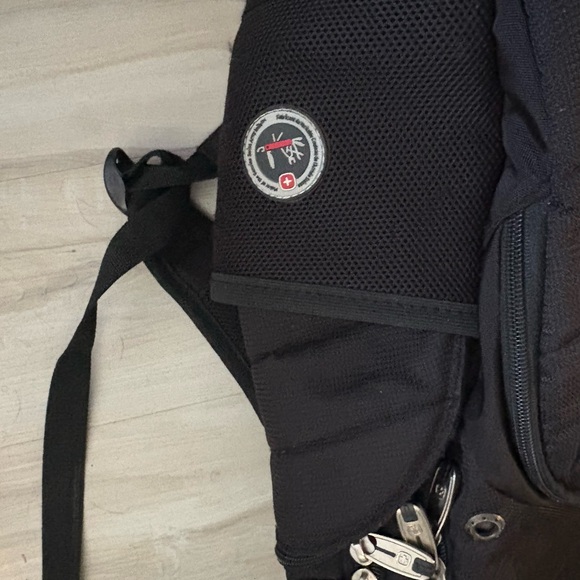 SwissGear Charcoal Backpack with Red Accents - Picture 3 of 8